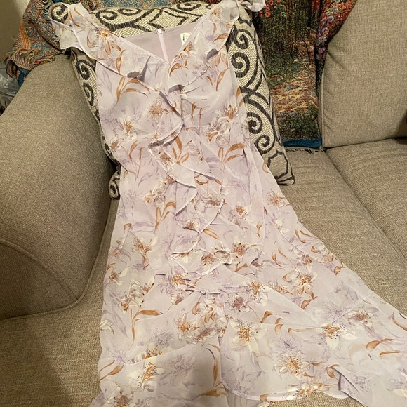 (FINAL PRICE)⚡️Lavender Floral Dress⚡️ - Picture 5 of 8